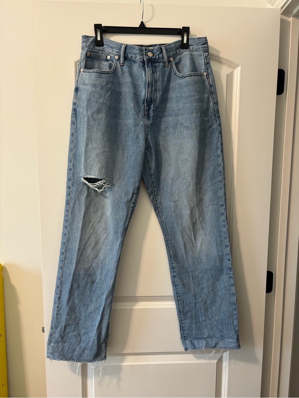 Madewell Light Blue Straight Men's Jeans with Knee Rip
